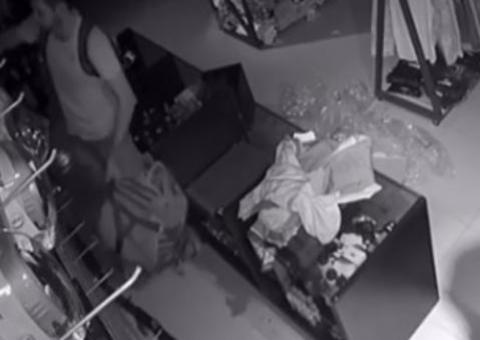 Vídeo: Homem furta armas de Airsoft de loja em Manaus 