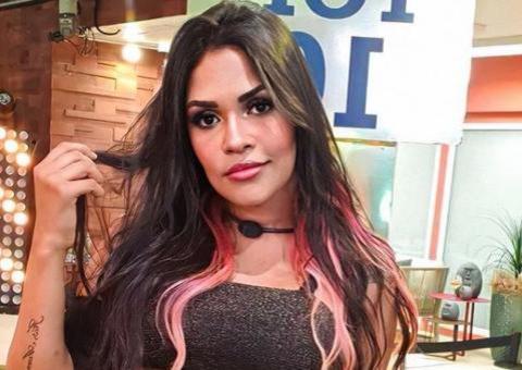 Ex-BBB Flayslane mostra resultado de cirurgia no nariz  