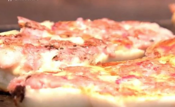 Ana Maria Braga deixa internautas babando com receita de pão de alho com linguiça