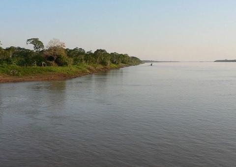 Após tentar matar homem a terçadada, jovem pula em rio para escapar da polícia no Amazonas