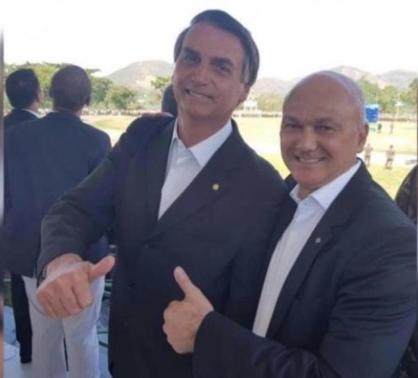 Bolsonaro demite superintendente da Suframa 