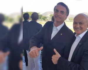 O que muda é a patente, não a patética situação na qual Bolsonaro colocou a Suframa