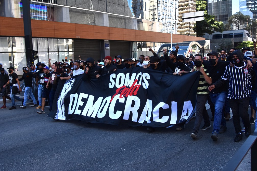 Advogados vão acompanhar manifestação pró-democracia que acontece hoje em Manaus