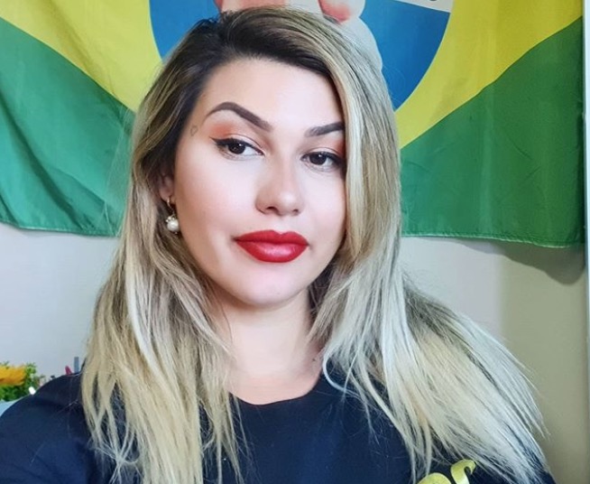 Sara Winter, alvo de operação das fake news, é expulsa do DEM após ameaçar ministro do STF