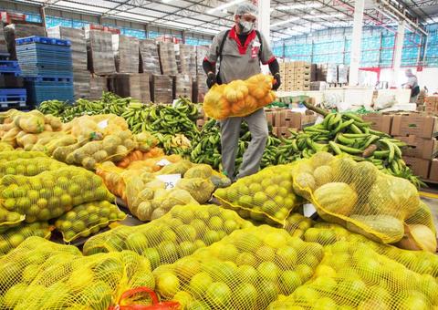 Mais 63 toneladas de alimentos são adquiridas de produtor familiar do Amazonas