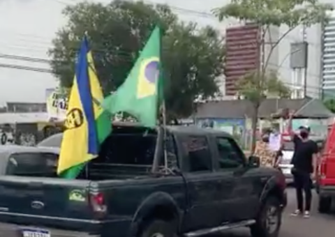 Vídeo: Bolsonarista discute com manifestantes em Manaus: ‘bando de p** no c*’