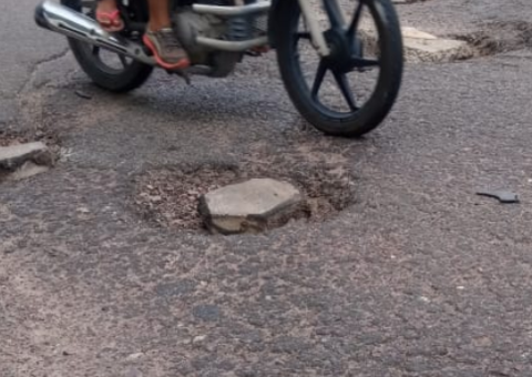 Idoso morre após cair de moto em movimento em avenida de Manaus