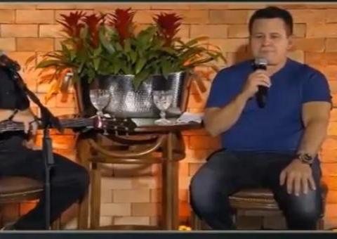 Marrone desmente Bruno ao vivo sobre participação de Bolsonaro em live e causa na web