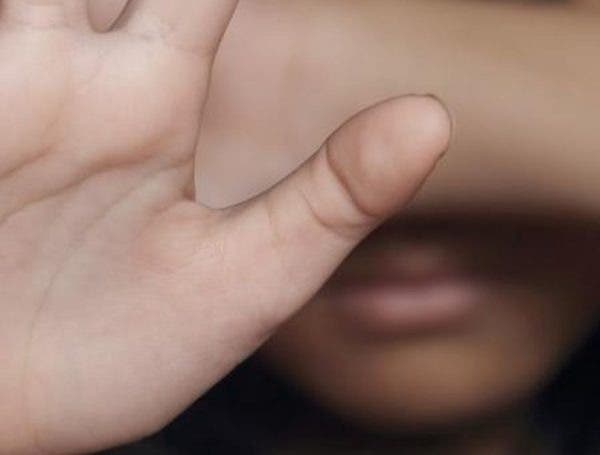 Mãe é suspeita de forçar filha de 6 anos a ser estuprada por padrasto