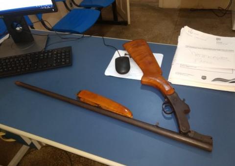 No Amazonas, mulher denuncia marido que prometeu 'estourar cabeça' dela com espingarda