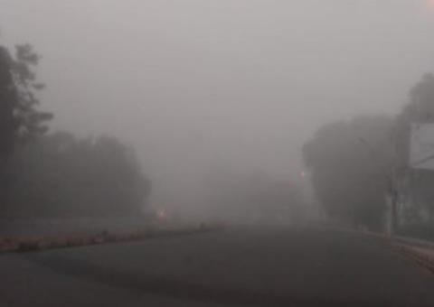 Manaus volta a ser tomada por nevoeiro pelo segundo dia consecutivo