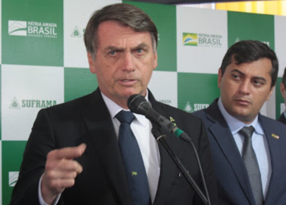 Bolsonaro confirma liberação de novas parcelas do auxílio emergencial e 'alfineta' governadores