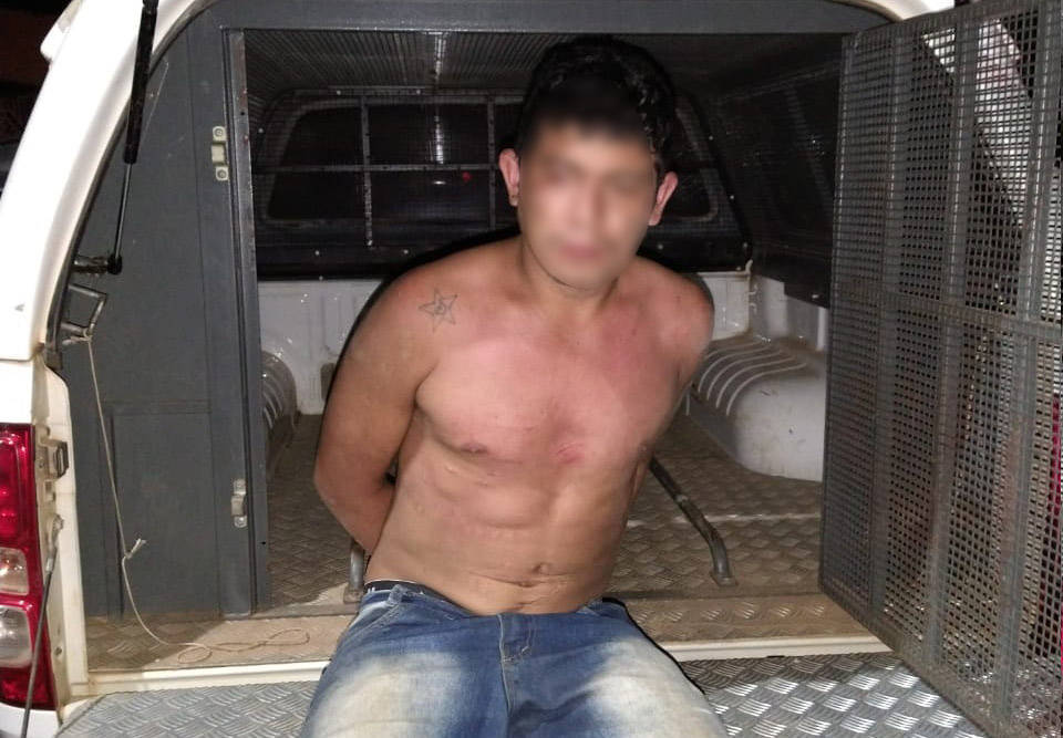 No Amazonas, homem é preso após espancar e estuprar mulher na frente da mãe idosa