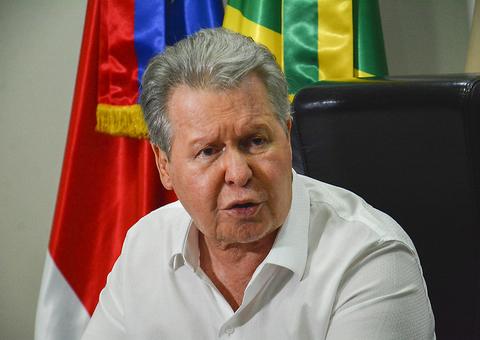 Após ser xingado, prefeito de Manaus espera que Bolsonaro ‘responda judicialmente pelos seus atos’ 