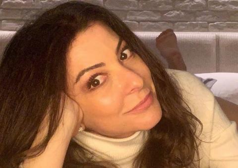 Em foto rara, Ana Paula Padrão posa com marido e surpreende seguidoras: 'gato'