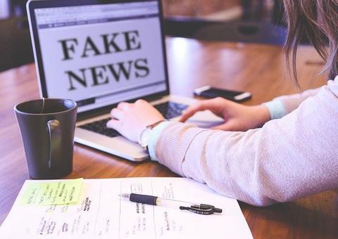Governo Federal paga mais de 2 milhões anúncios em sites de fake news e pornografia