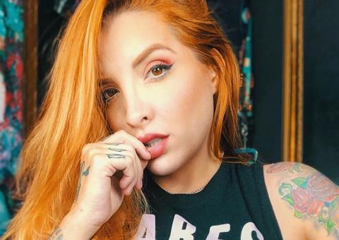 Ex-BBB Clara Aguilar revela pedido inusitado de cliente e afirma que sucesso é 'fazer mais dinheiro com roupa do que sem'