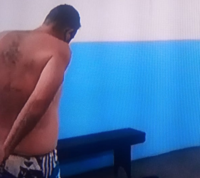 Homem que ateou fogo na própria esposa e fugiu é preso no Amazonas