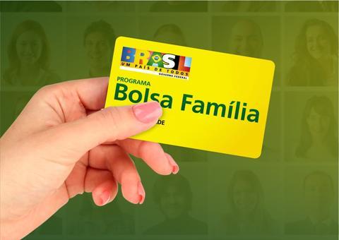 Governo tira dinheiro do Bolsa Família para propaganda 