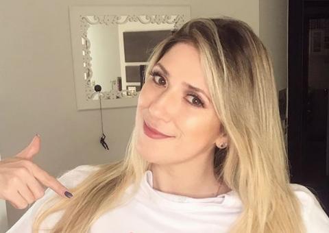 Dani Calabresa aparece foto rara de biquíni e confessa: 'tive vergonha de postar'