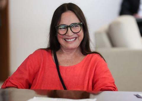 Regina Duarte é alertada pelo Instagram ao postar notícia falsa