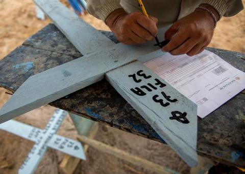 Manaus mantém média de redução de enterros; veja mortes por Covid-19 nesta quinta-feira