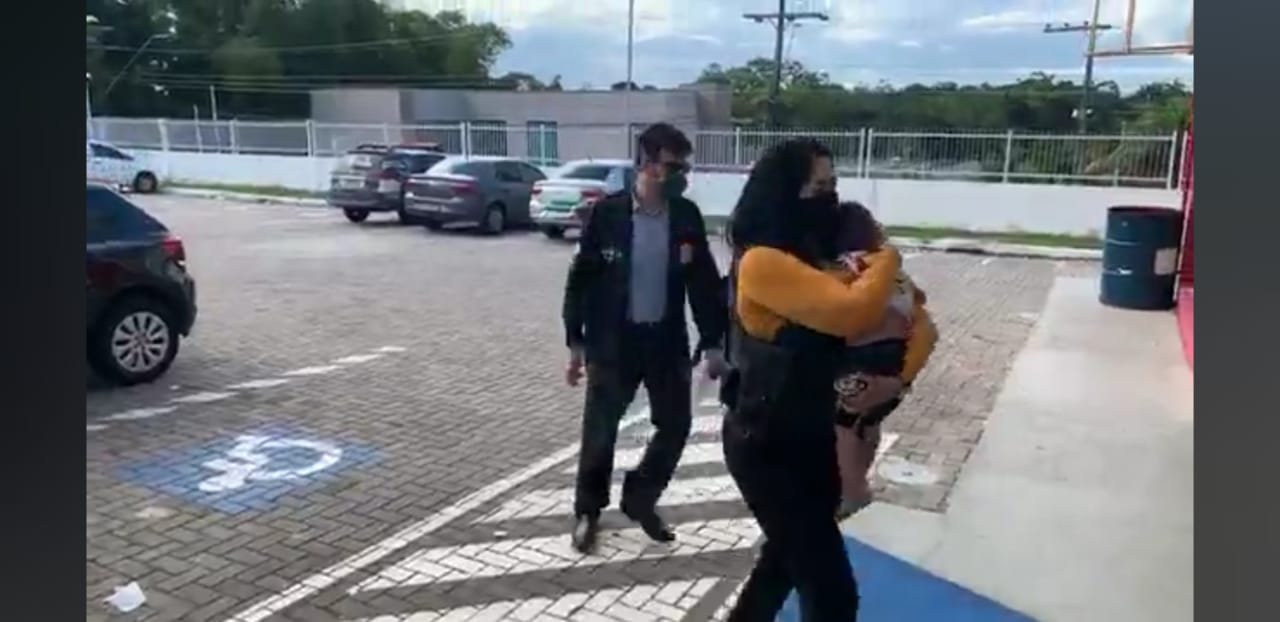 Mãe de bebê espancado pelo pai em Manaus diz que ex não aceita fim do relacionamento