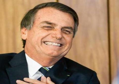 Bolsonaro ri de demora na divulgação de mortes por Covid: 'acabou matéria no Jornal Nacional'