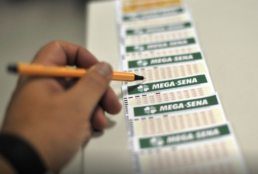 Mega-Sena: confira dezenas sorteadas; prêmio é de R$ 3, 1 milhões
