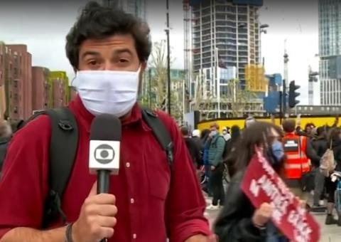 Manifestante interrompe reportagem e xinga Bolsonaro: 'vai se f****'