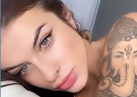 DJ Bárbara Labres pulsa bumbum 'polpudo' ao som de hit com Flaylane