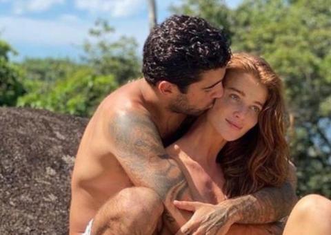 Pedro Scooby e Cintia Dicker se casam após 7 meses de namoro