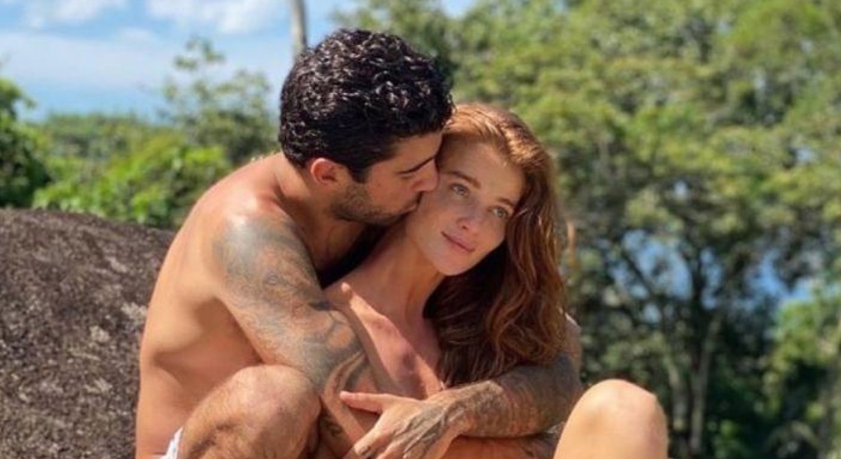 Pedro Scooby e Cintia Dicker se casam após 7 meses de namoro