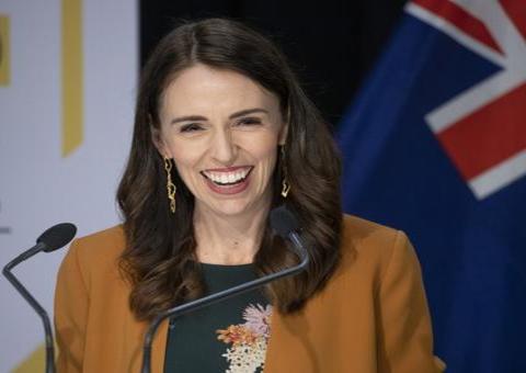 Nova Zelândia anuncia que não tem mais casos de Covid-19 ativos e decide suspender restrições