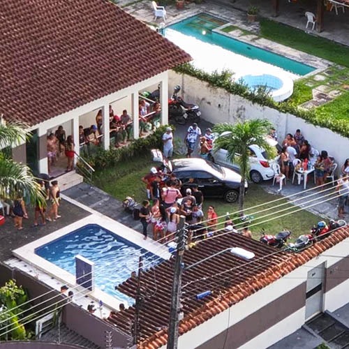 Polícia encerra festa com aglomeração de pessoas em casa no conjunto Morada do Sol em Manaus