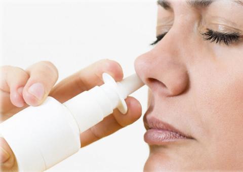 Vacina por spray nasal é desenvolvida no Brasil; saiba mais