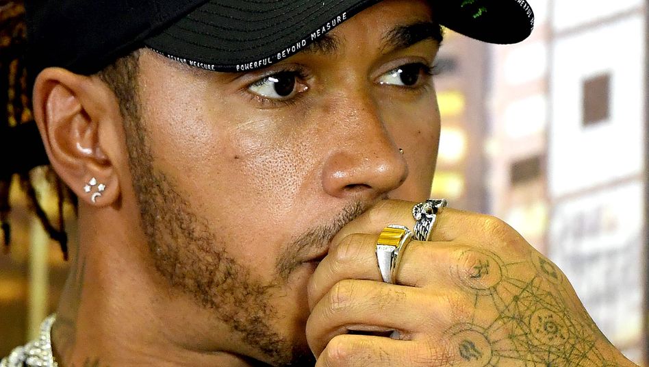 Lewis Hamilton doa objetos pessoais para leilão da Cruz Vermelha em combate ao coronavírus