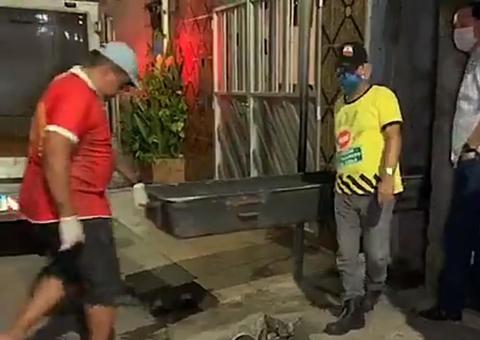 Homem é suspeito de matar mãe e torturar irmão dentro da própria residência em Manaus