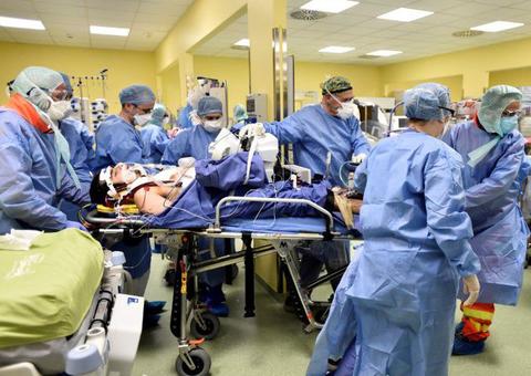 Brasil tem mais de 37 mil mortes e 700 mil contaminados por coronavírus