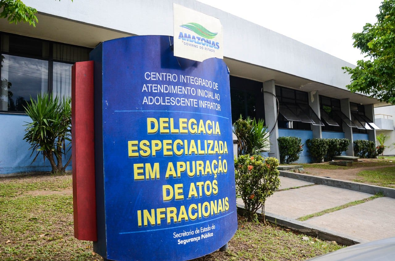 Adolescente venezuelano é apreendido após agredir namorada de 14 anos em Manaus 