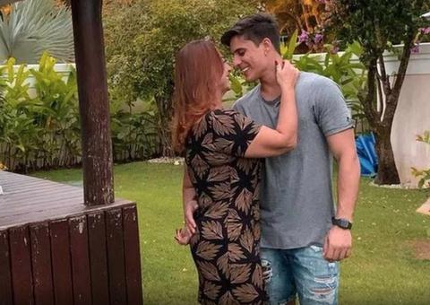 Mãe de Neymar continua namoro com Tiago Ramos após briga e áudios vazados