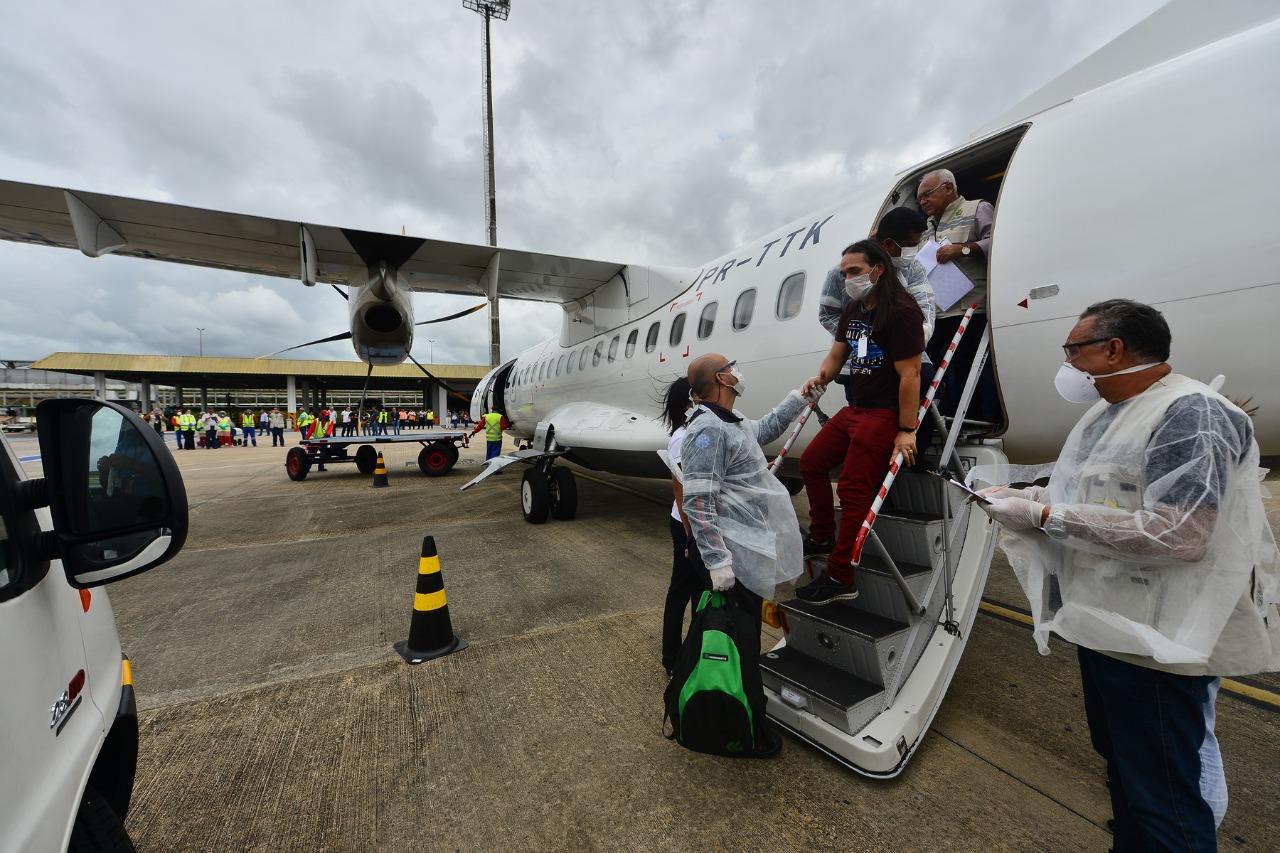 Deputado denuncia voos levando pessoas infectadas pela Covid-19 para interior do Amazonas