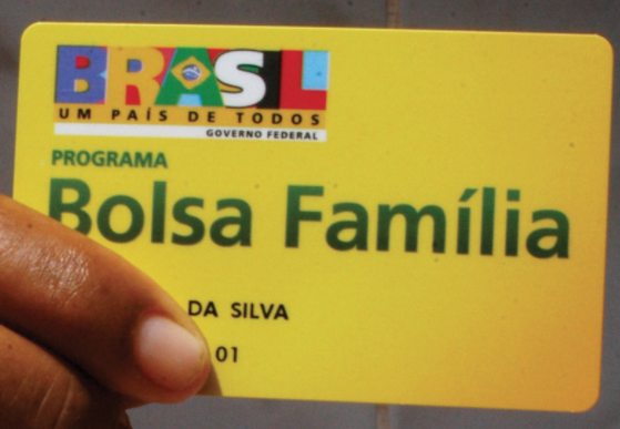 Governo recua e revoga portaria que dava R$ 84 milhões do Bolsa Família para a Secom