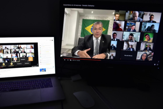 'Deixe as multinacionais investirem no Amazonas' diz Josué Neto