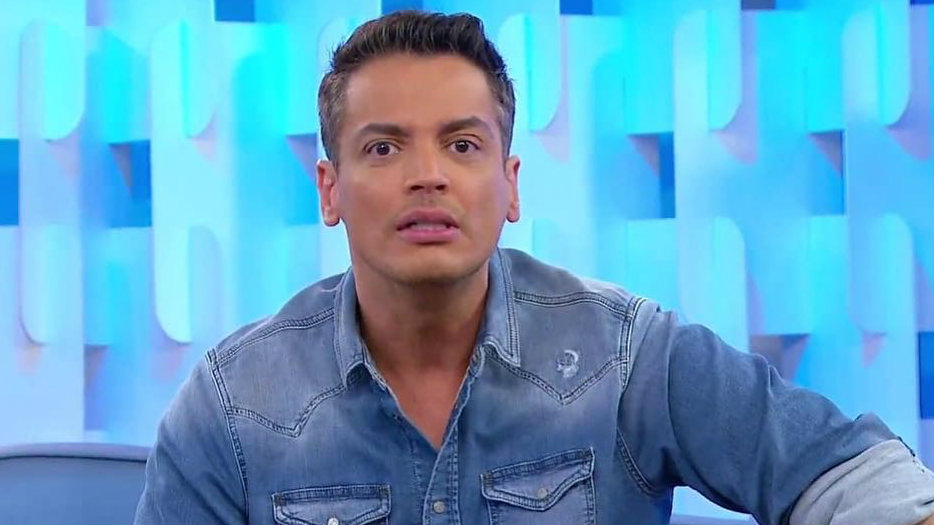 Léo Dias ataca apresentadora Sônia Abrão ao reclamar de polêmica na família de Neymar