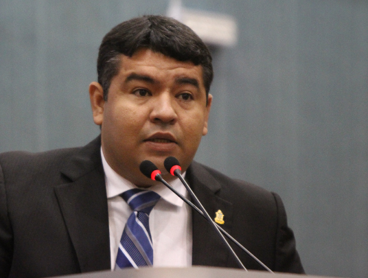 Wilson Lima nomeia vereador para assumir a Sejusc