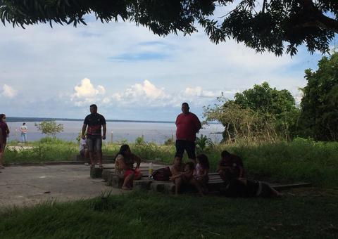 Criança de 3 anos morre afogada em praia de Manaus 