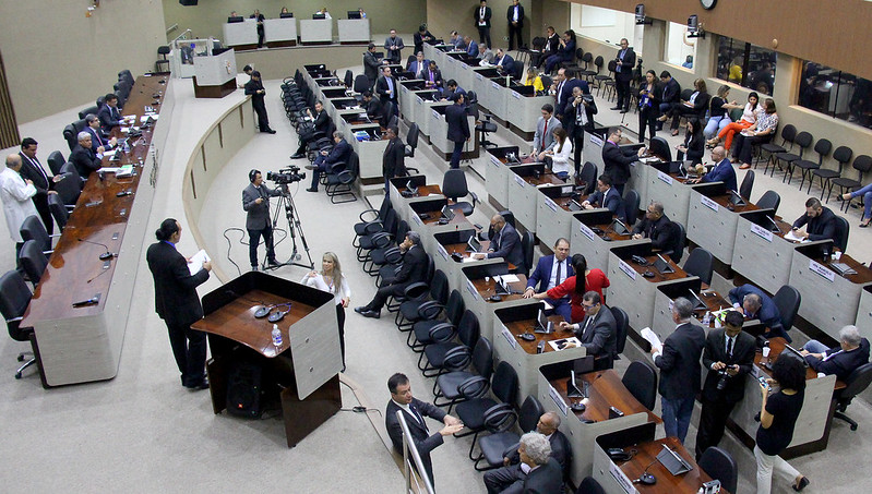 Projeto que suspende recesso parlamentar avança na Câmara Municipal de Manaus