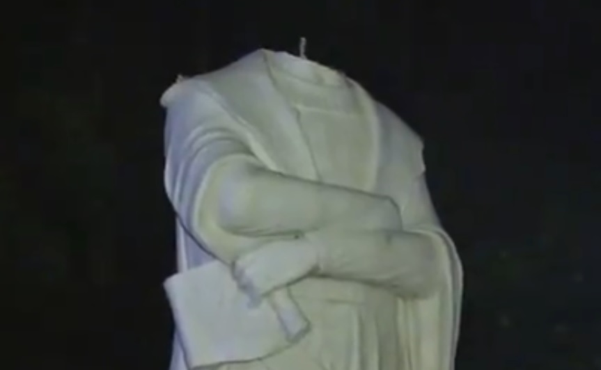 Estátuas de Cristóvão Colombo são atacadas por manifestantes nos EUA  