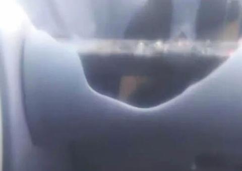 Painel de carro derrete após dona deixar álcool em gel no veículo